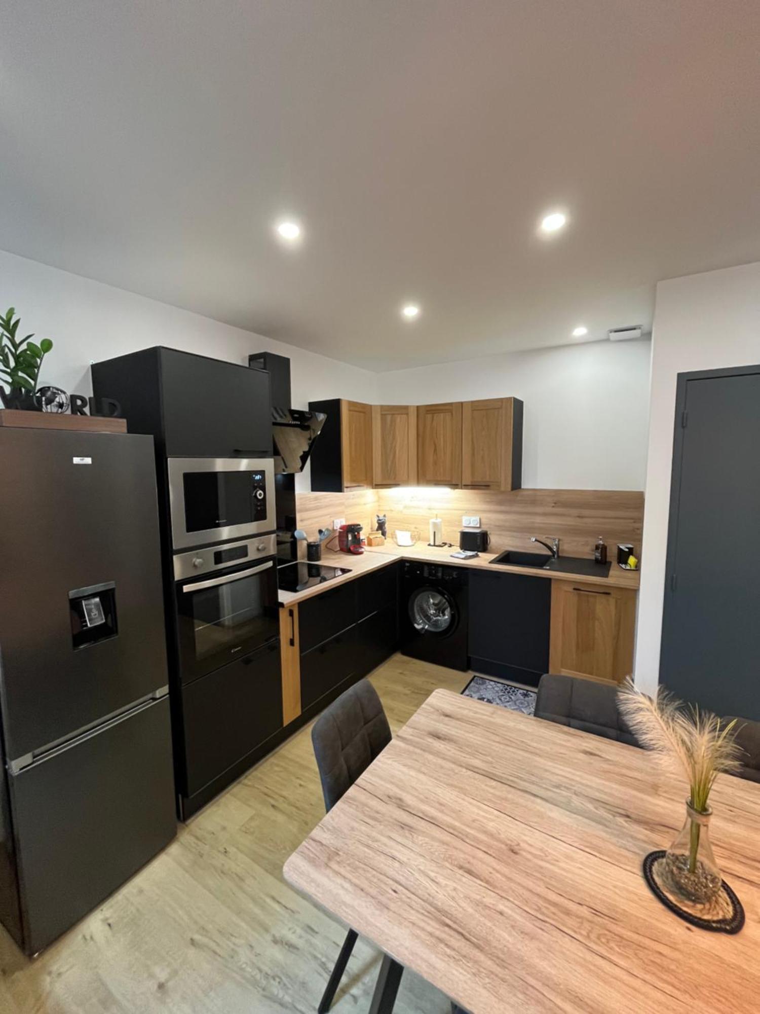 Au 35 Apartment มีโญ ภายนอก รูปภาพ