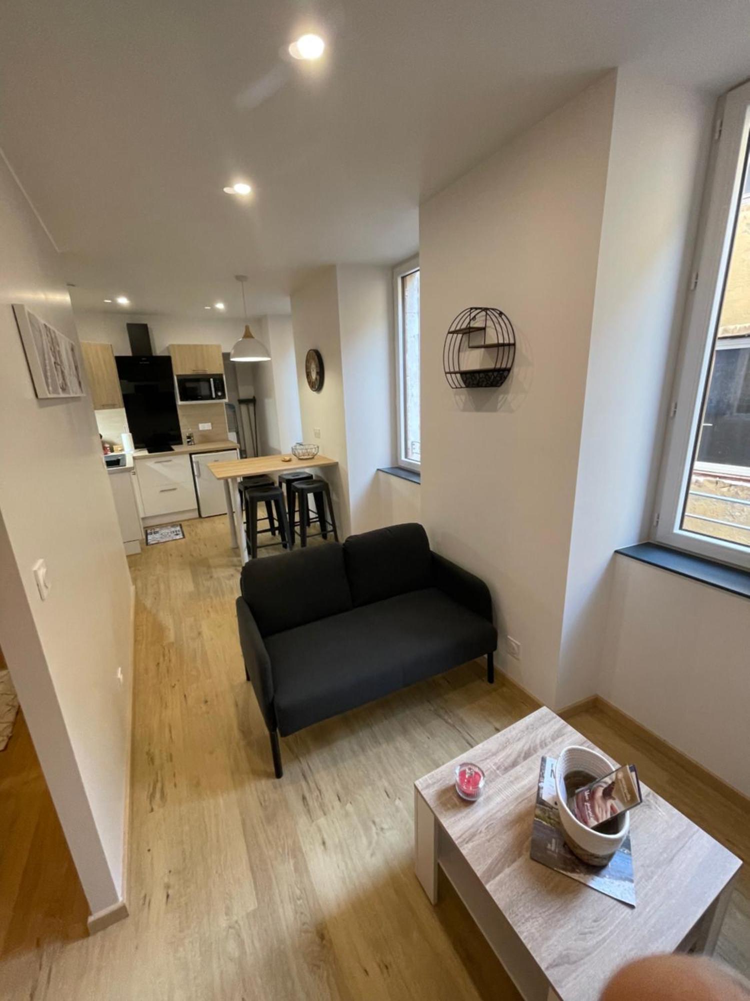 Au 35 Apartment มีโญ ภายนอก รูปภาพ